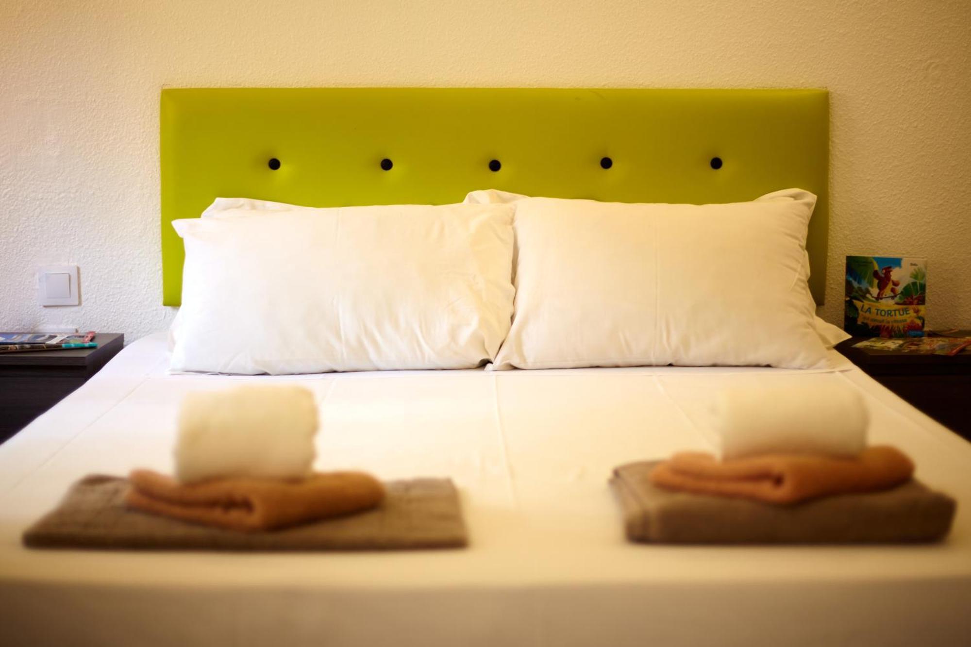 Hotel La Voile Bleue La Richardais Екстериор снимка