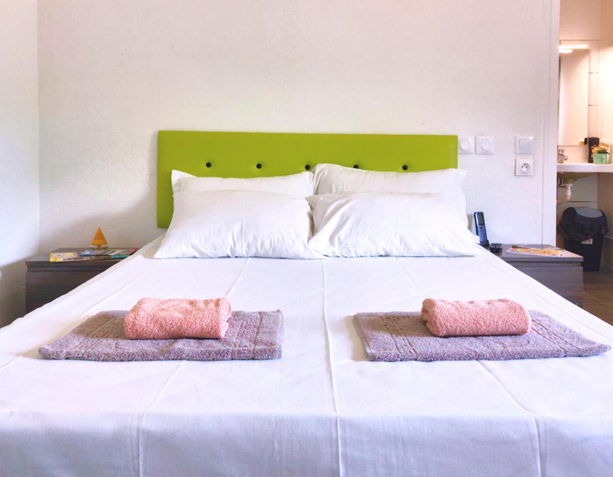 Hotel La Voile Bleue La Richardais Екстериор снимка