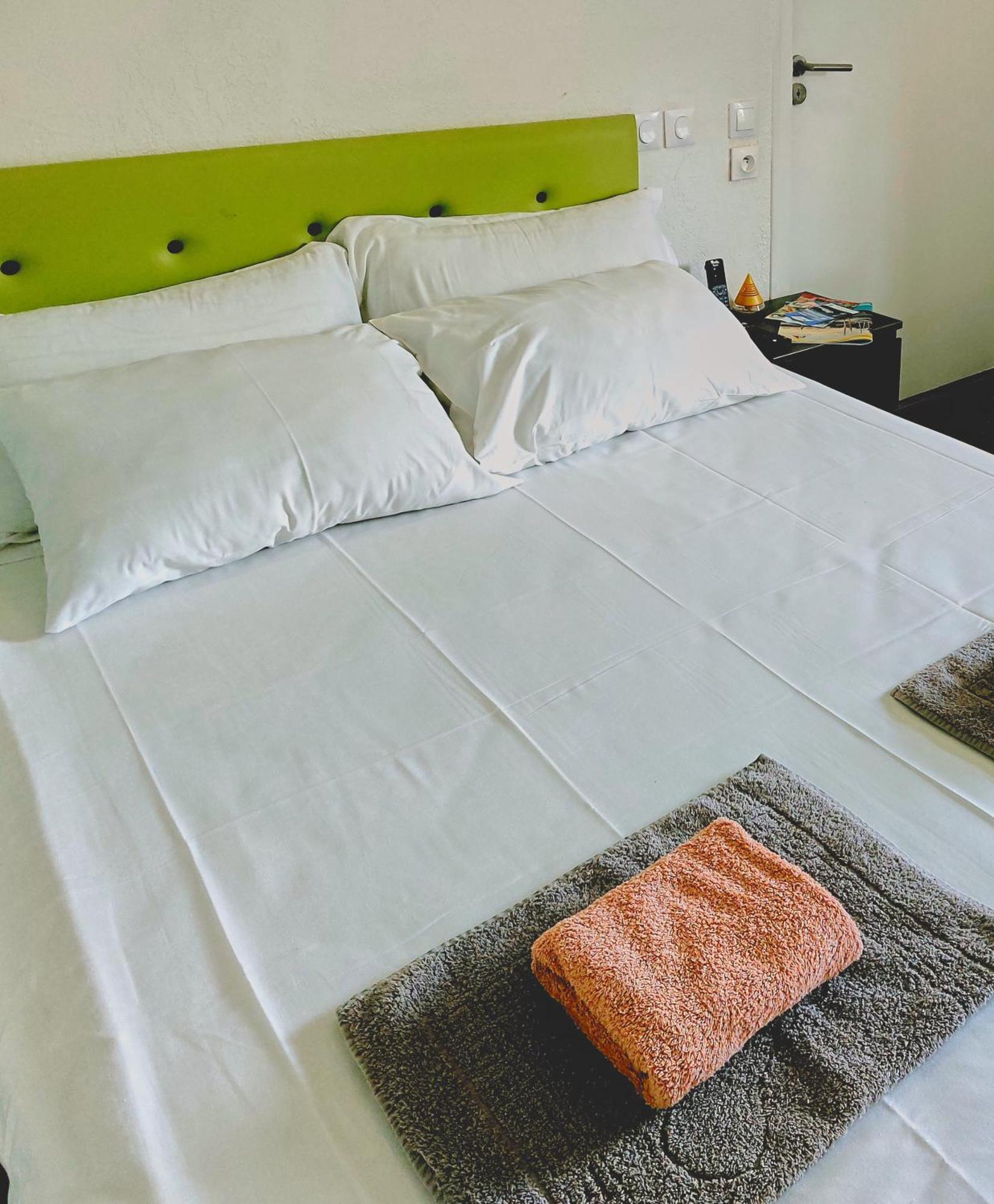Hotel La Voile Bleue La Richardais Екстериор снимка