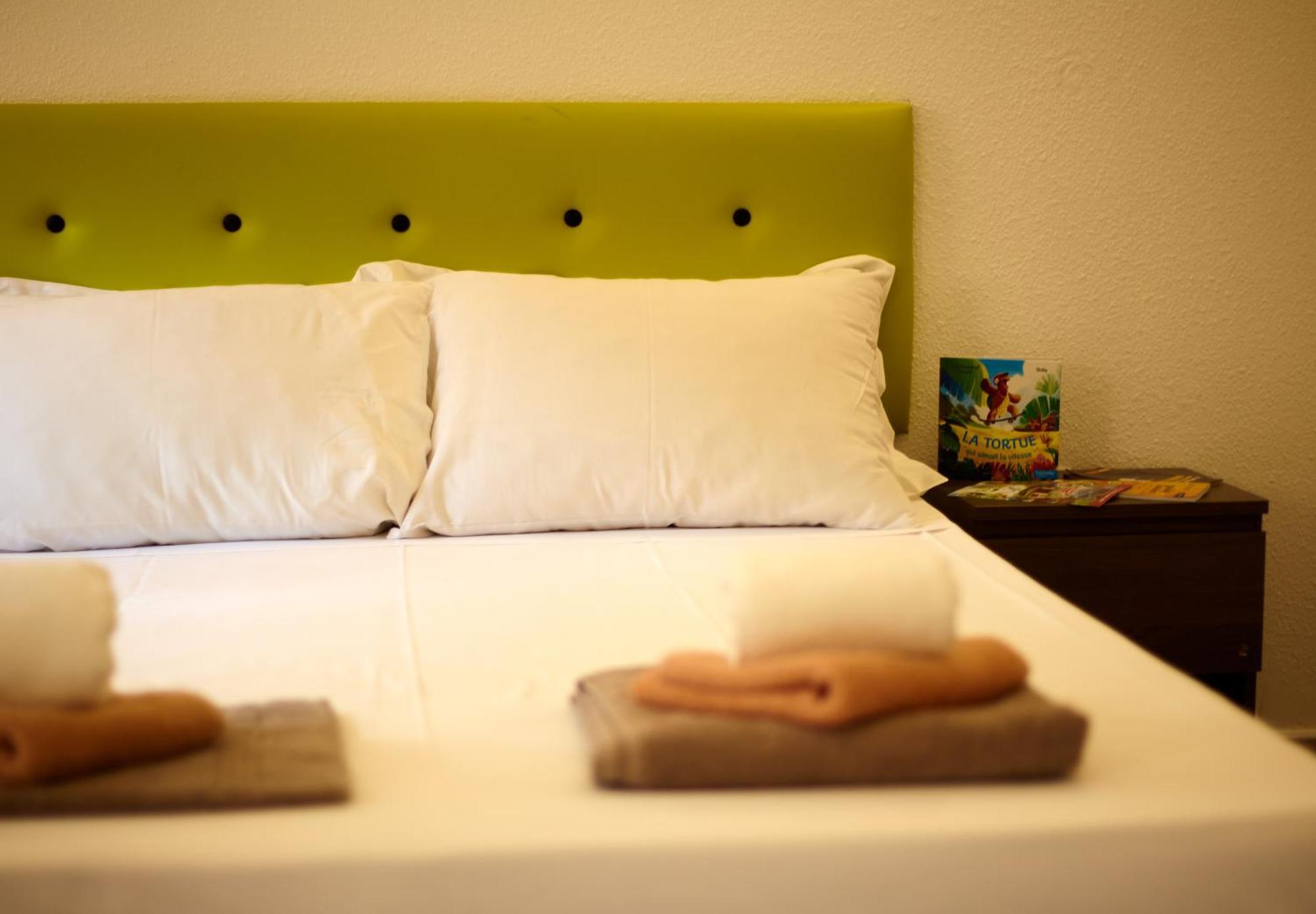 Hotel La Voile Bleue La Richardais Екстериор снимка