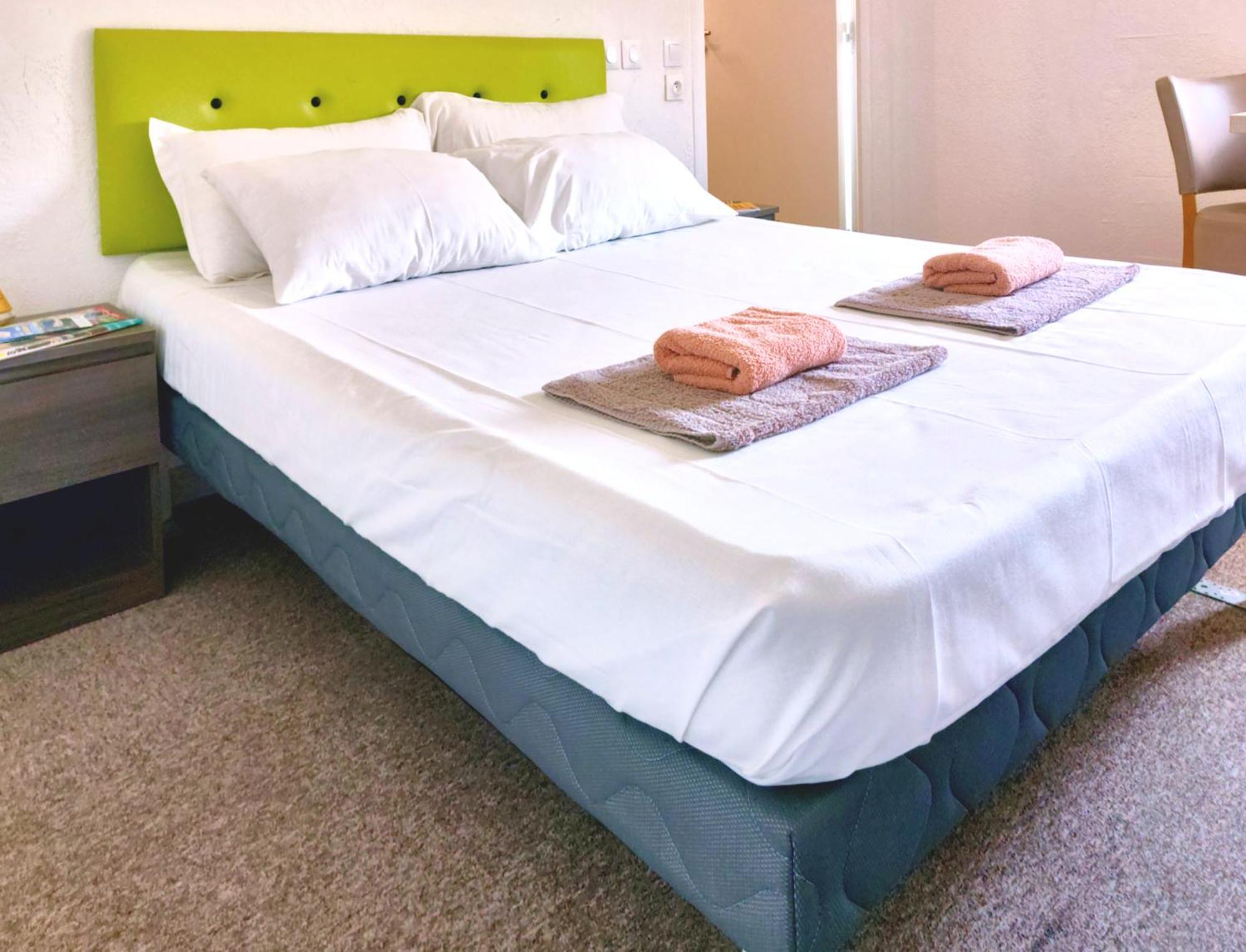 Hotel La Voile Bleue La Richardais Екстериор снимка
