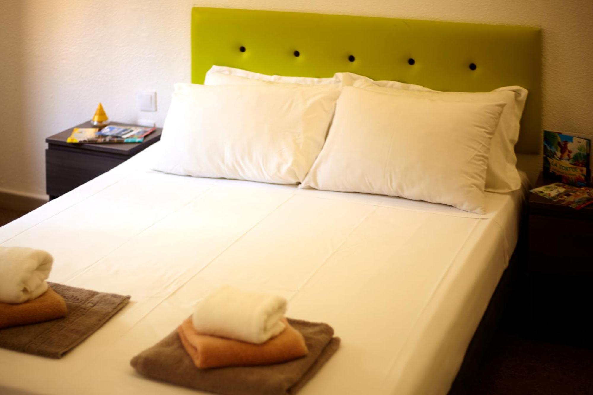Hotel La Voile Bleue La Richardais Екстериор снимка
