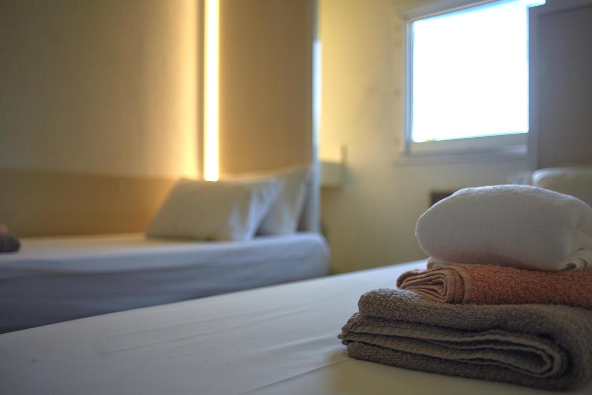 Hotel La Voile Bleue La Richardais Екстериор снимка
