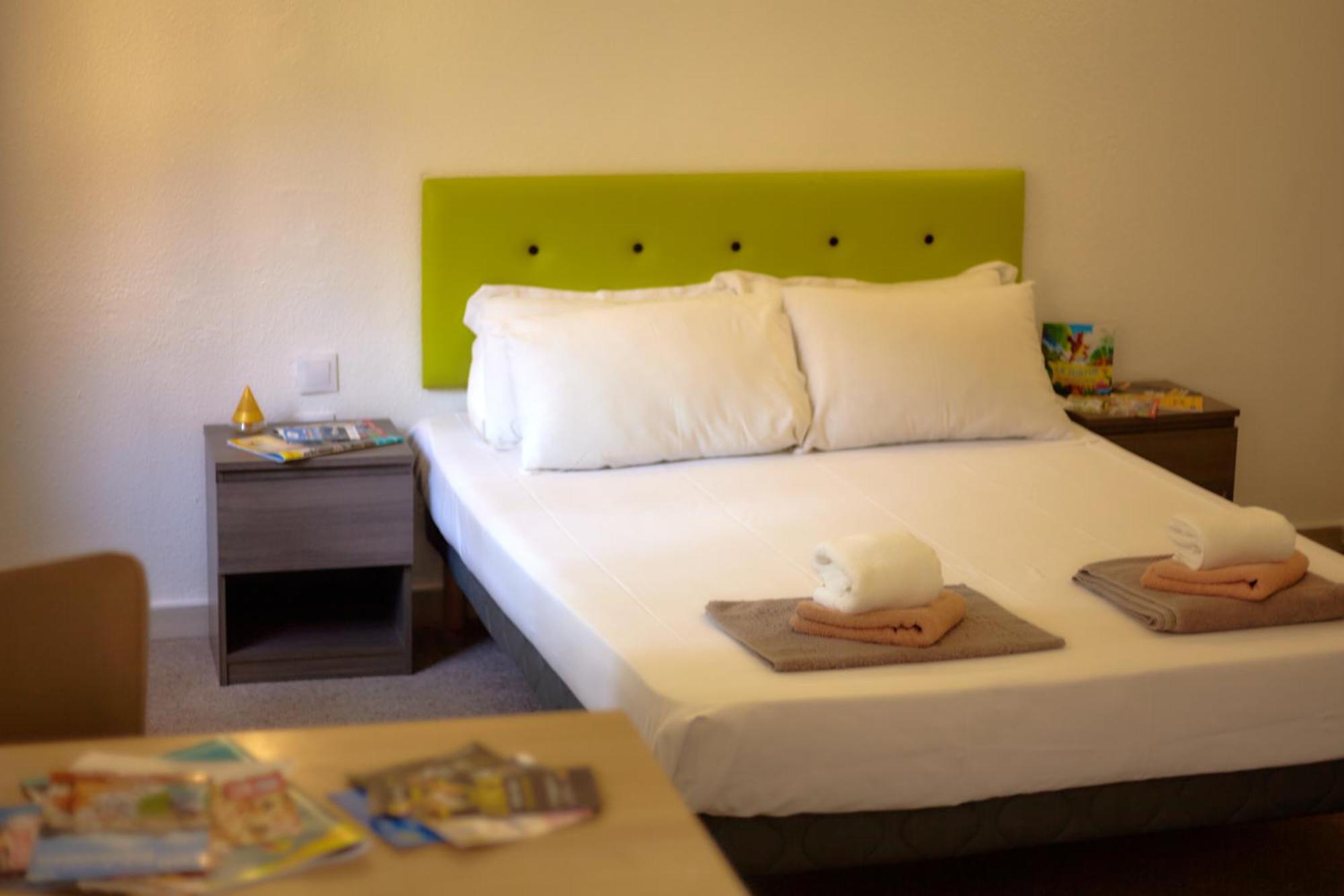 Hotel La Voile Bleue La Richardais Екстериор снимка