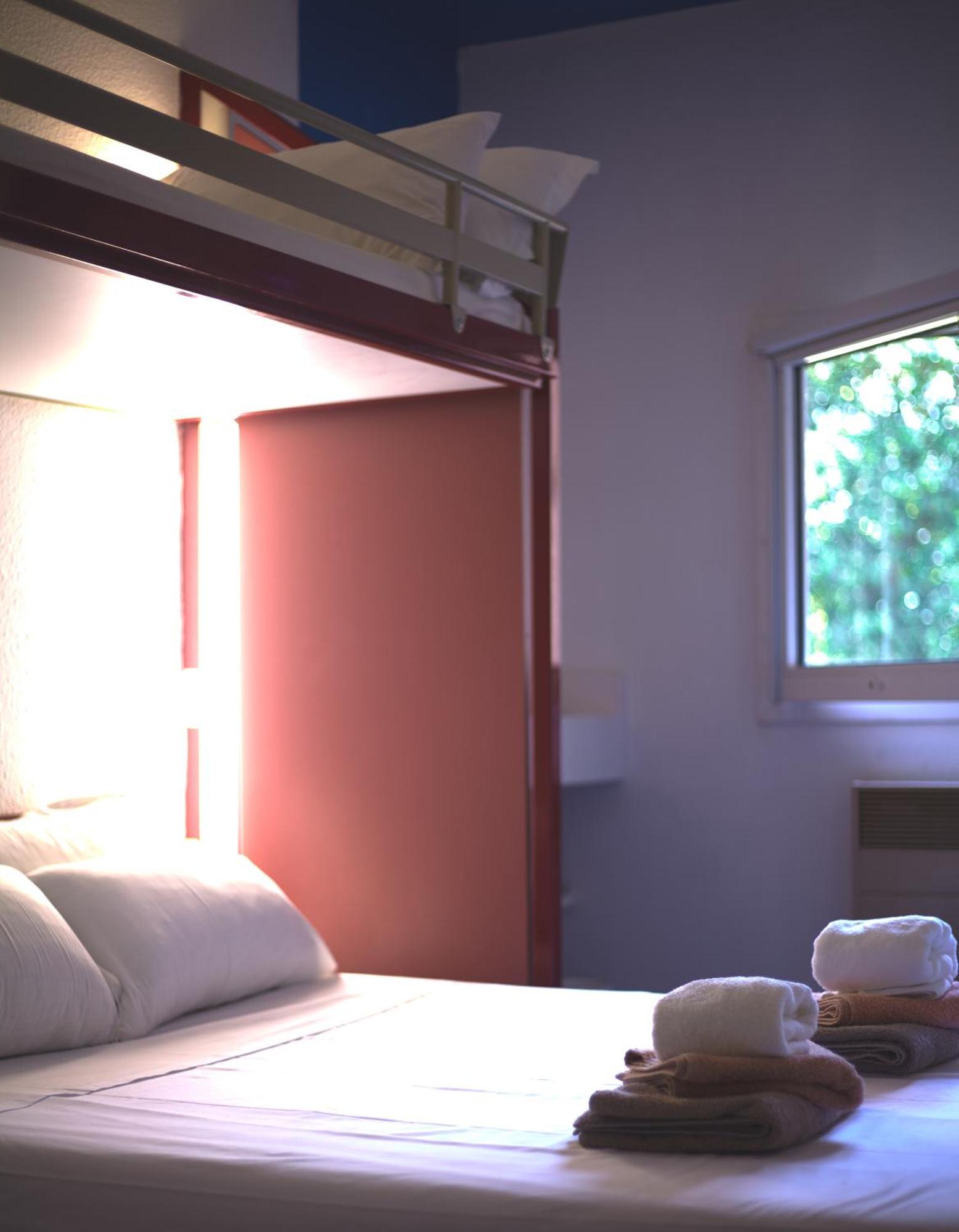 Hotel La Voile Bleue La Richardais Екстериор снимка