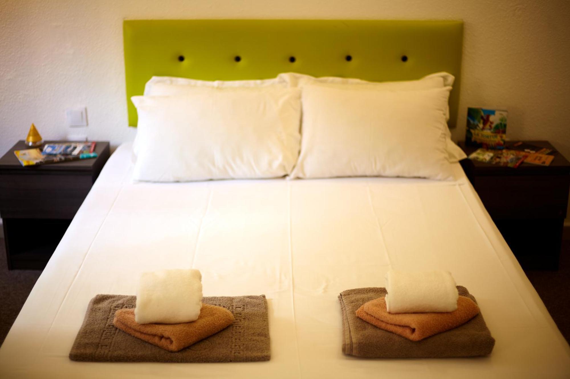 Hotel La Voile Bleue La Richardais Екстериор снимка